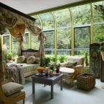 Кровать в зимнем саду