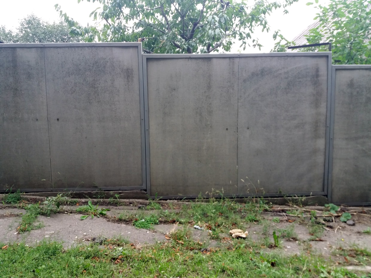 Дачный забор из шифера