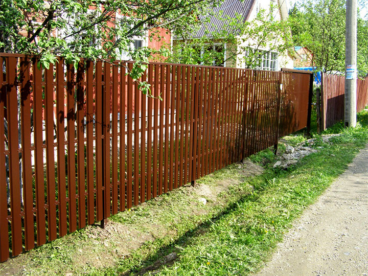 Ограждение из металлоштакетника