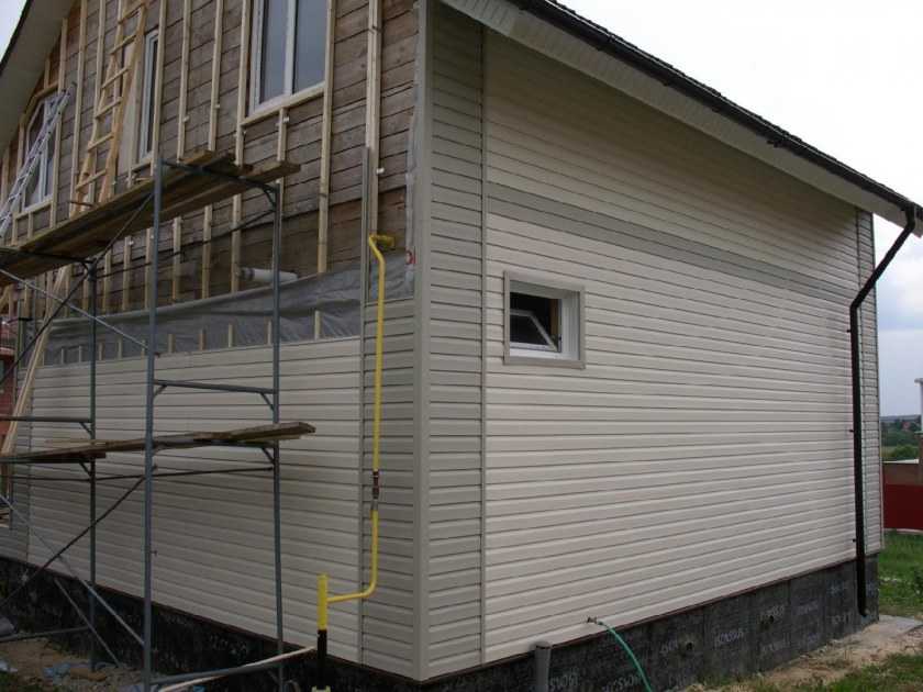 Отделка дома сайдингом снаружи своими руками: пошаговая инструкция по облицовке фасада