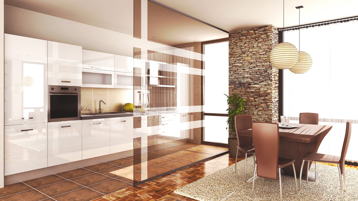 Большая стеклянная дверь в кухне-гостиной 