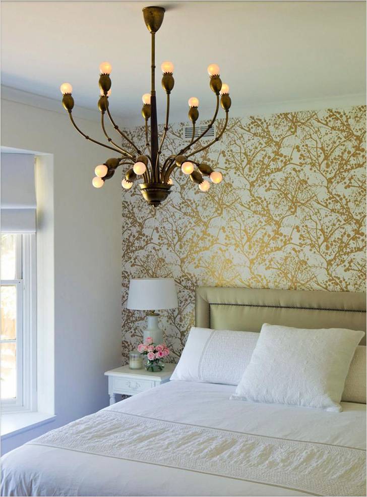 Как выбрать обои для маленькой спальни