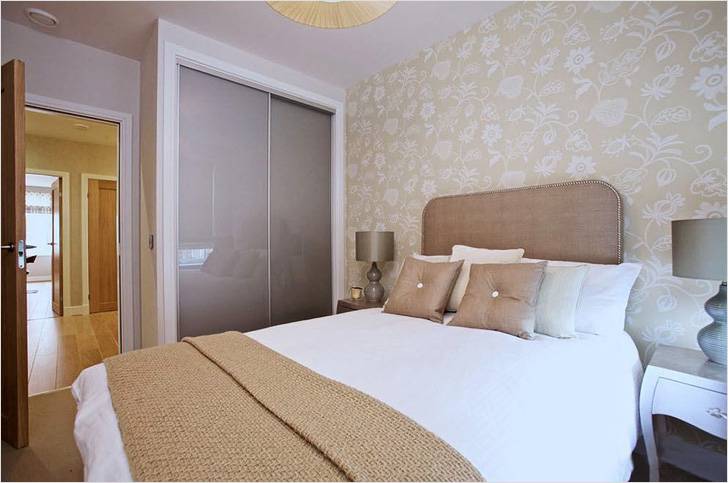 Как выбрать обои для маленькой спальни