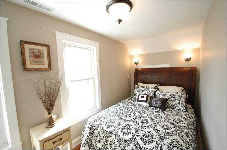 Как выбрать обои для маленькой спальни