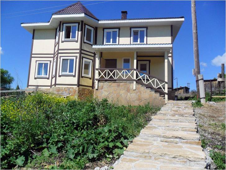 Можно выполнить практически любую отделку, например, под фахверк