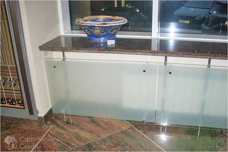 Стеклянный