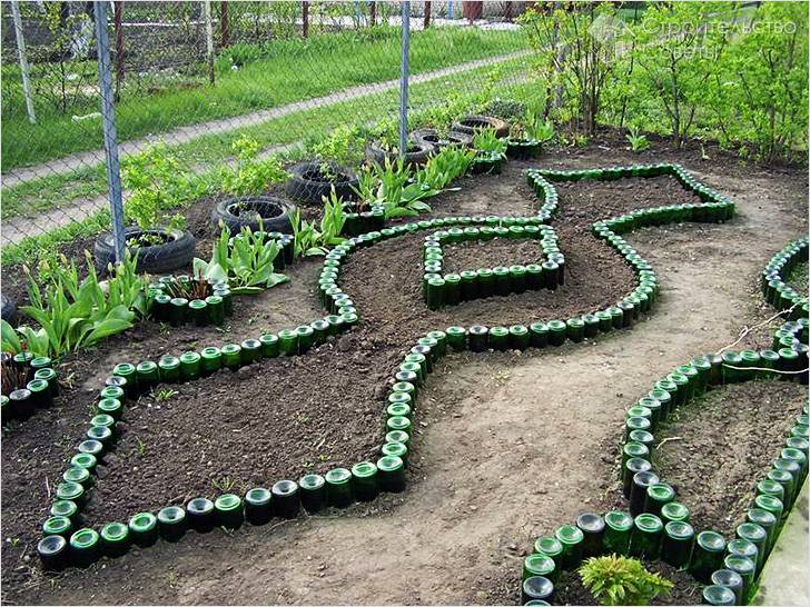 Из стеклянных бутылок