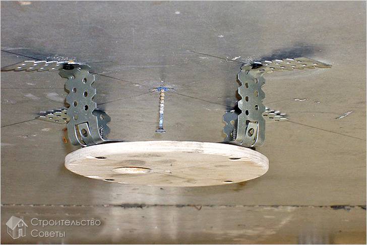 Как повесить люстру на крюк, на планку - натяжной потолок, бетонный ...