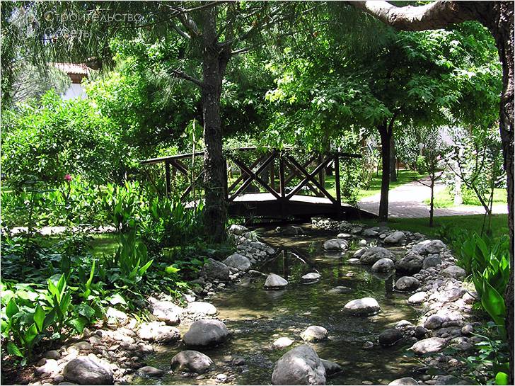 Декоративный мостик