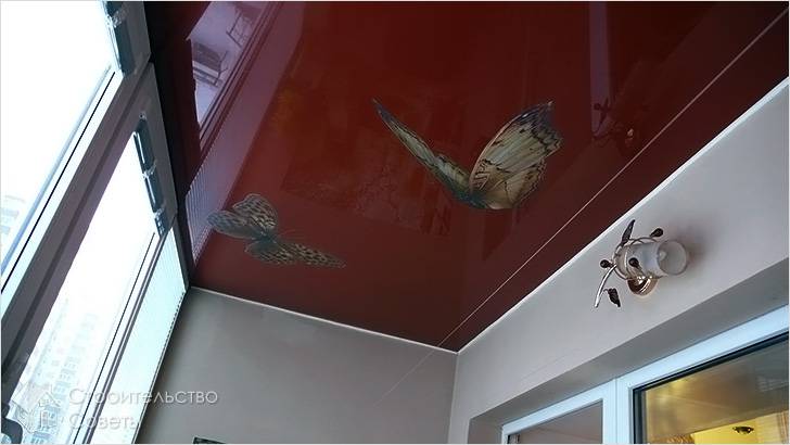 Натяжной потолок на балконе