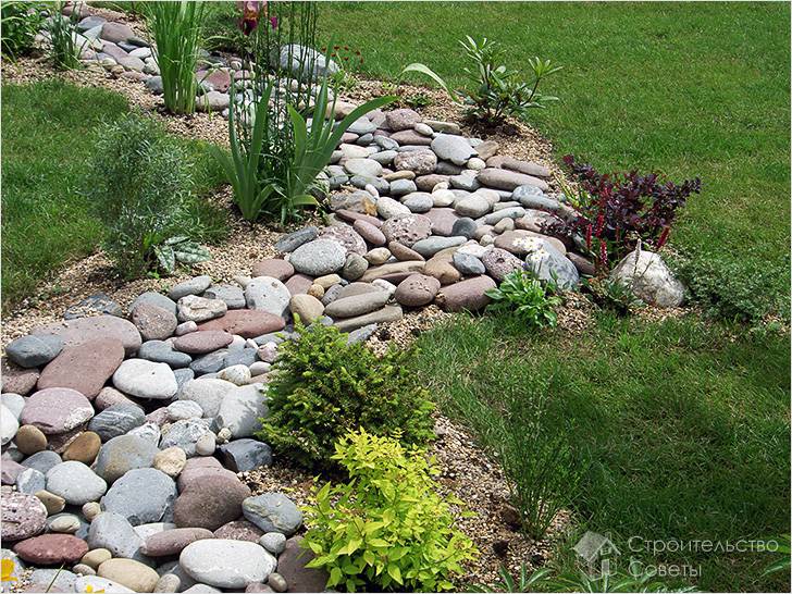 Искусственный ручей своими руками