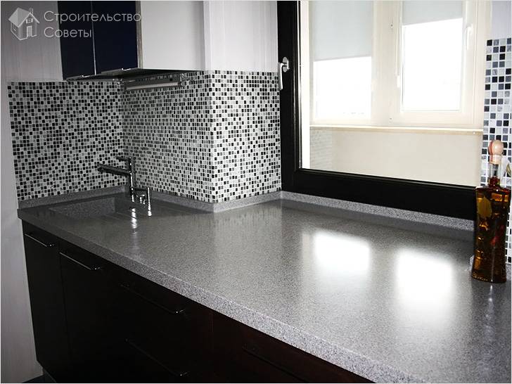 Из искусственного камня