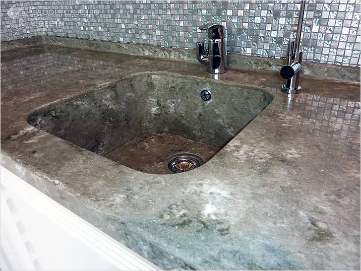 С кухонной мойкой