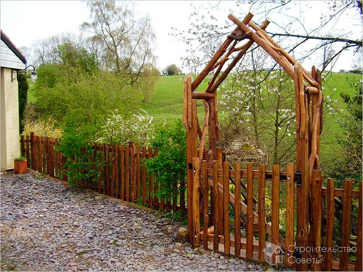 Арка на входе