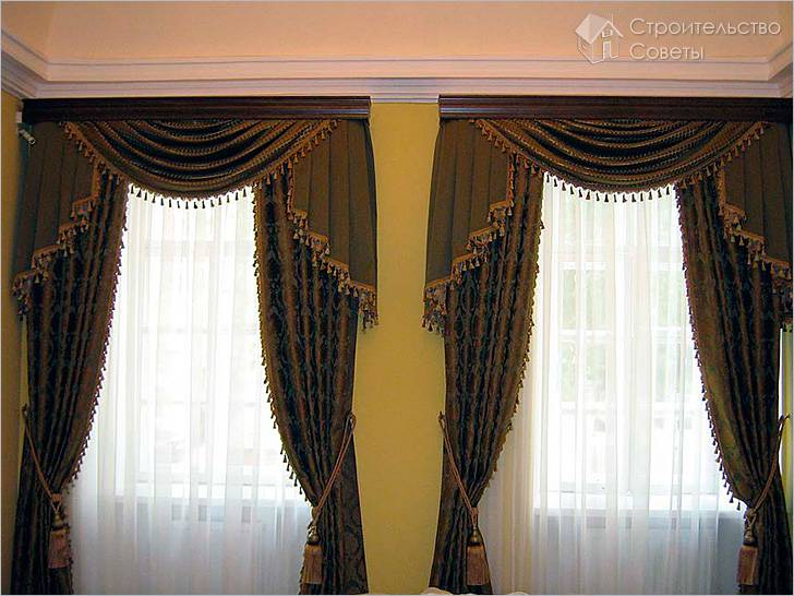 Из жаккардовых тканей