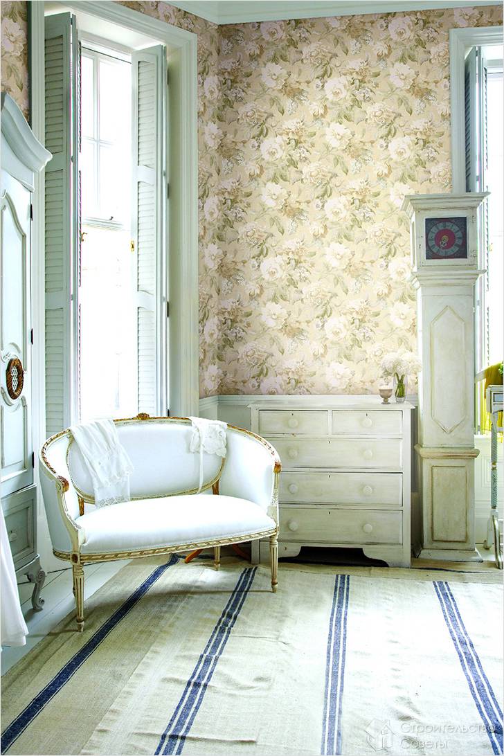 Как клеить бумажные обои