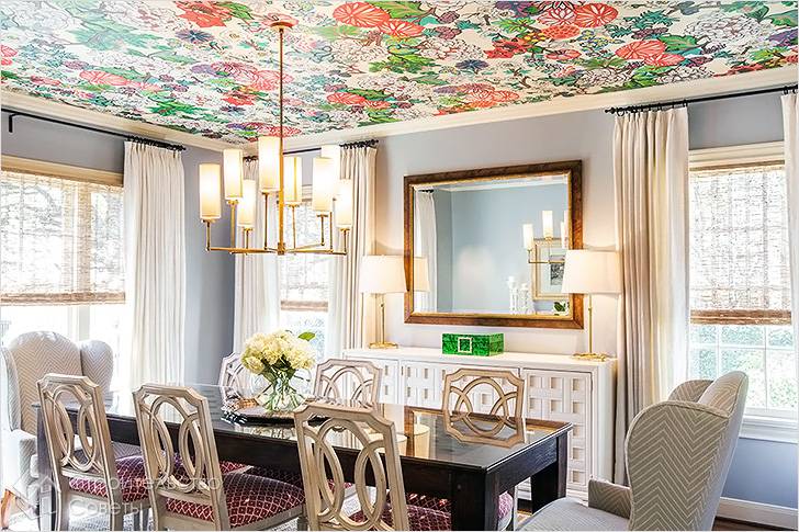 Как клеить обои на потолок