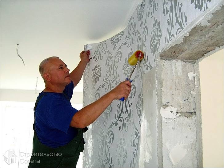 Оклейка возле дверного проема