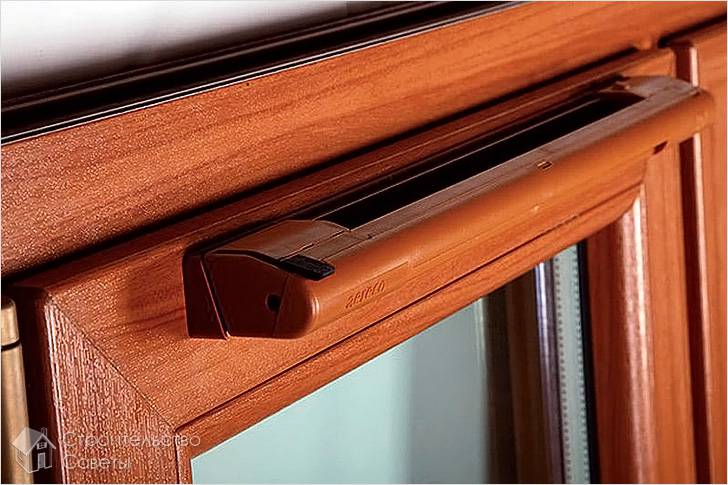 Монтаж приточного клапана на окно