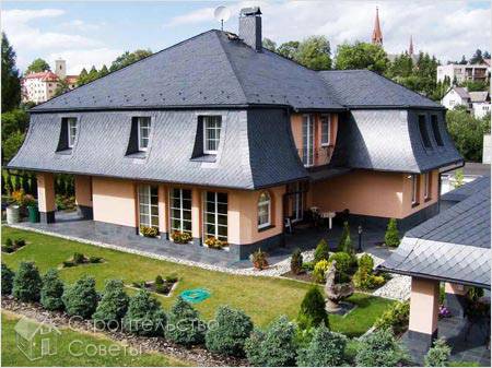 Дом с комбинированной кровлей