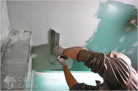 Как пошпатлевать потолок