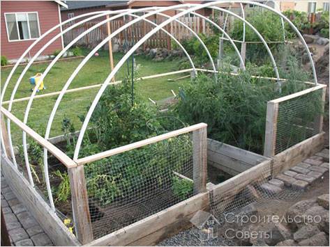 Из труб ПВХ