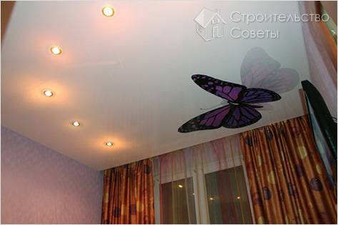 Как провести демонтаж натяжного потолка