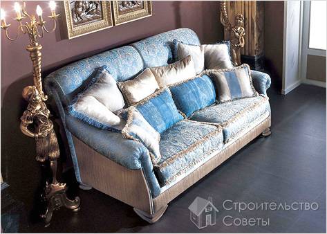 С обивкой из шелка