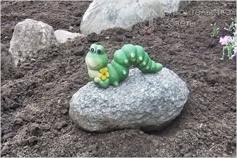 Фигурка из монтажной пены