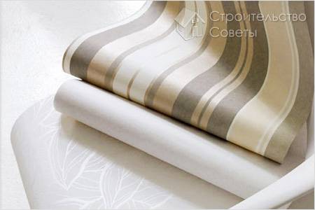 Как правильно клеить обои на краску