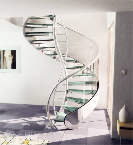 Со стеклянными ступенями и металлической отделкой