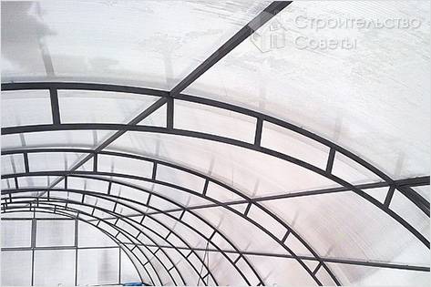 Из поликарбоната