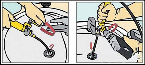 Очистка с помощью сантехнического троса