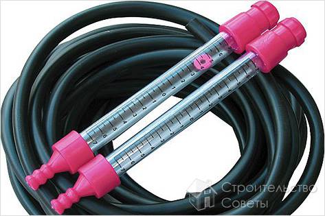 Принцип работы водяного уровня