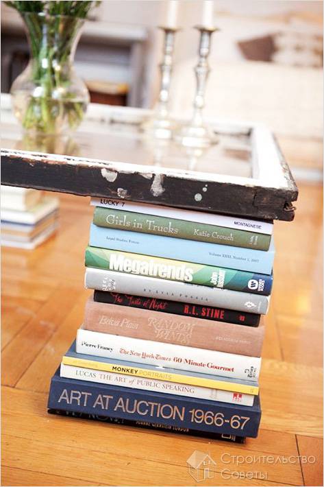 Из книг и стекла