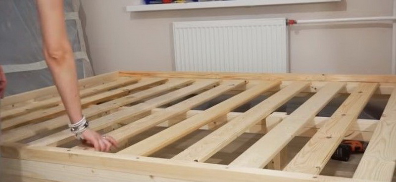 Как сделать кровать своими руками: инструкция, советы, фото