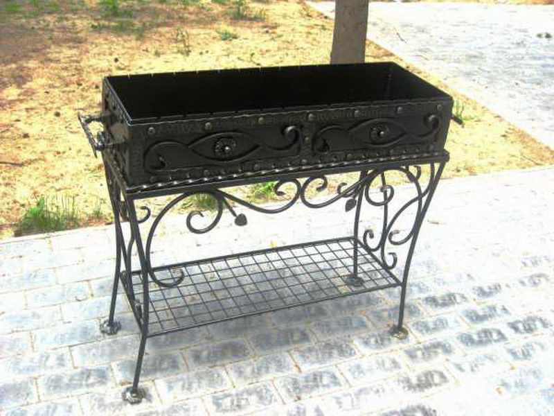 Как сделать мангал из металла своими руками: оптимальные размеры, особенности изготовления