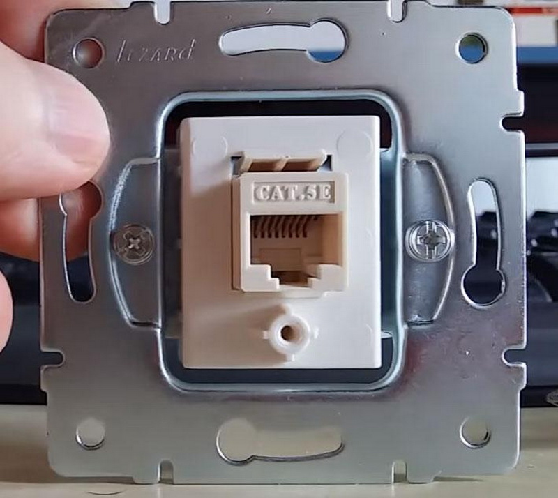 Как правильно подключить кабель к интернет розетке