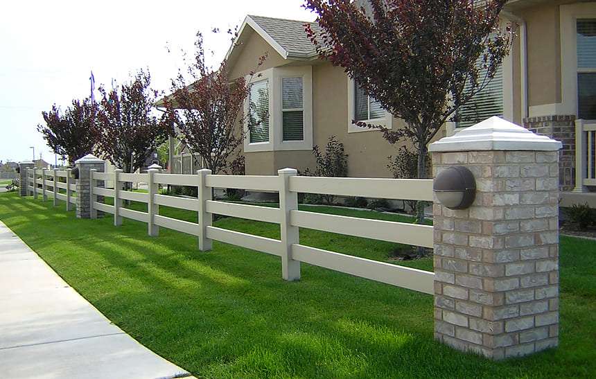 Деревянный забор: современные идеи создания красивой и надежной конструкции