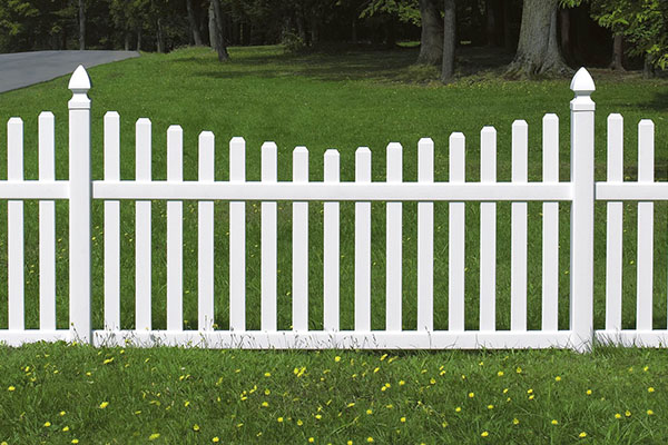 Деревянный забор: современные идеи создания красивой и надежной конструкции