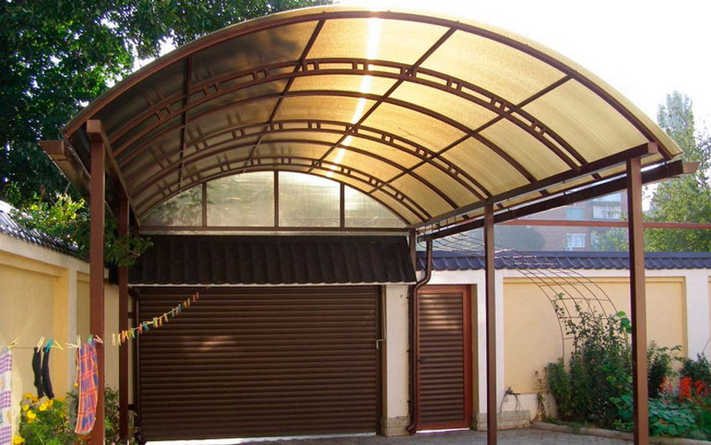 Современные навесы в ландшафтном дизайне: советы по выбору вида и материала