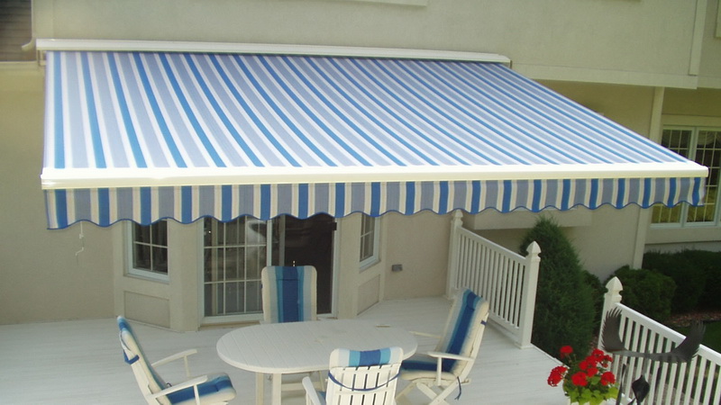 Современные навесы в ландшафтном дизайне: советы по выбору вида и материала