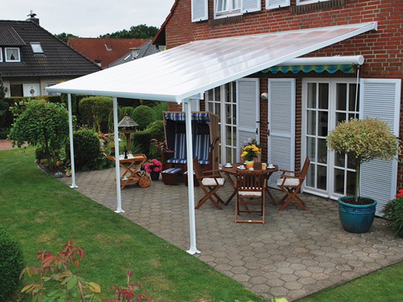 Современные навесы в ландшафтном дизайне: советы по выбору вида и материала