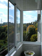 Как устроено безрамное остекление балконов?