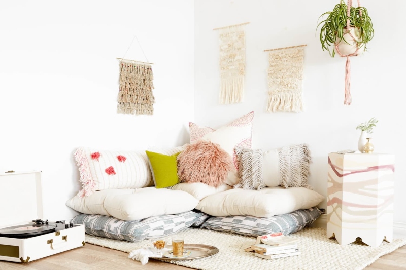 Гостиная без дивана: 8 отличных альтернатив дивану