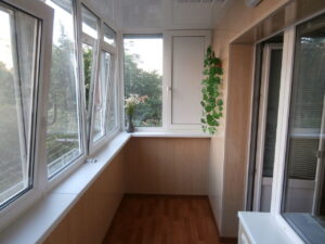 Отделка балкона под ключ: основные преимущества