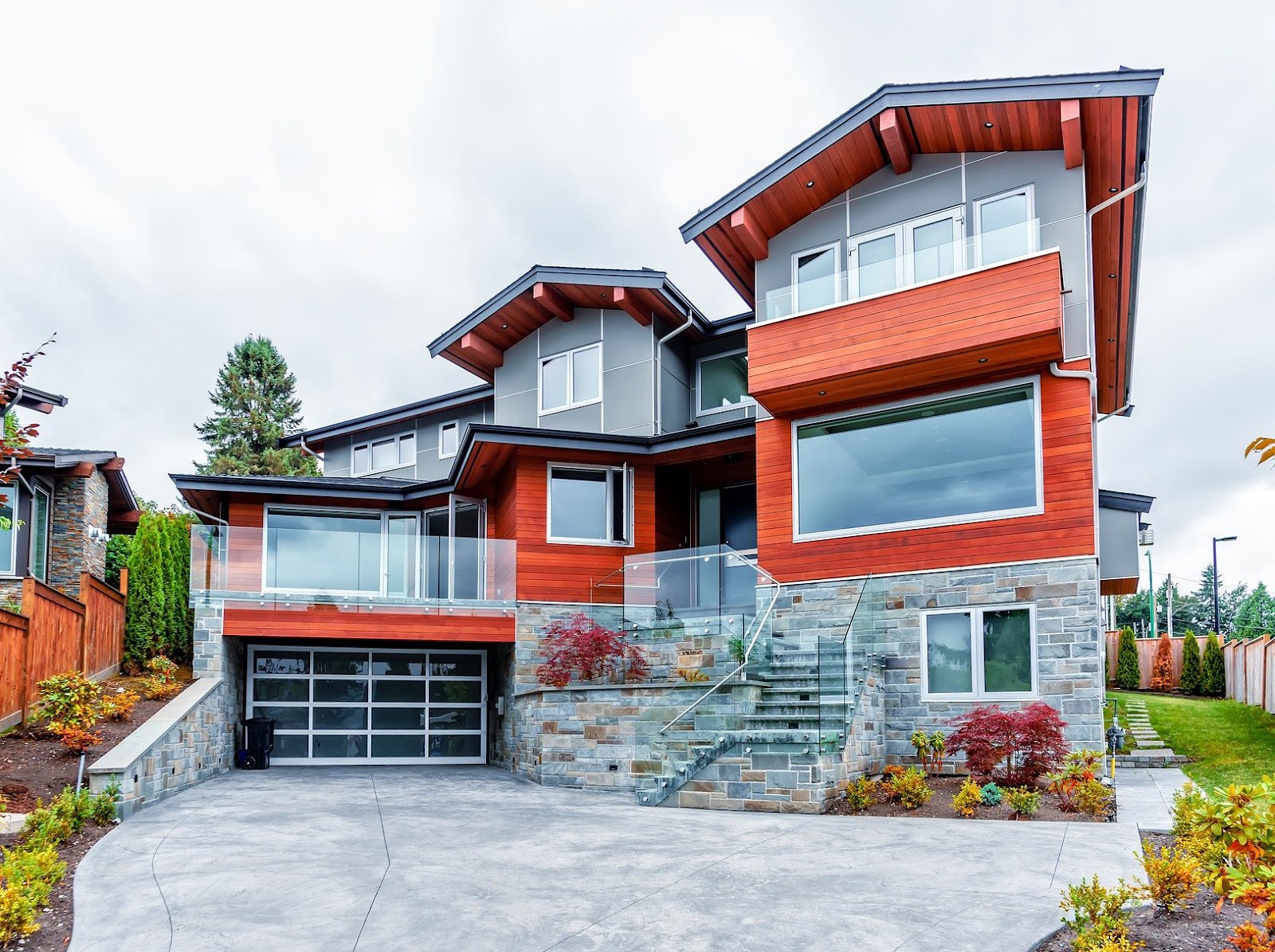 Загородный дом: плюсы и минусы индивидуальных и типовых проектов