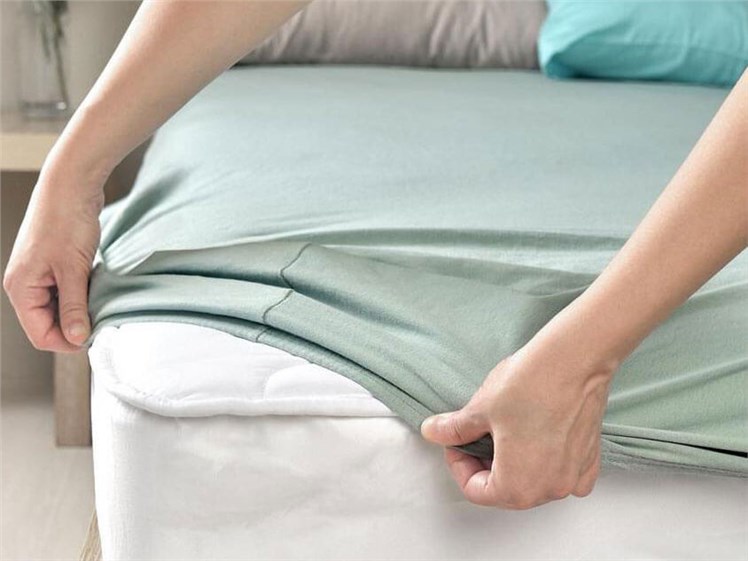 ПРЕИМУЩЕСТВА ПРОСТЫНИ НА РЕЗИНКЕ – КАК ВЫБРАТЬ, И ЕСТЬ ЛИ НЕДОСТАТКИ?