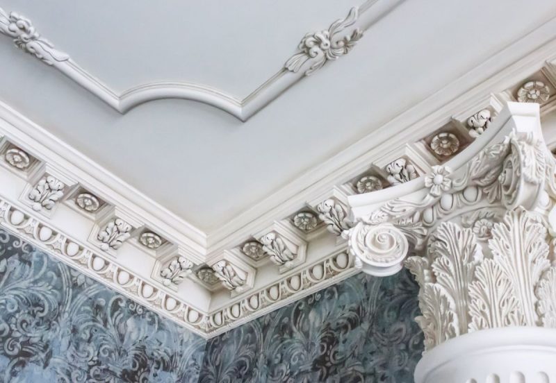 Подробнее о преимуществах лепнины