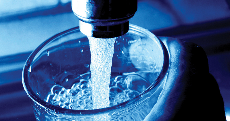Почему нельзя употреблять воду из крана и что пить вместо нее